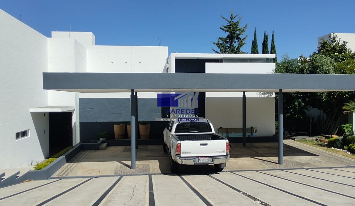 .Fachada