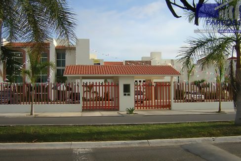.FACHADA